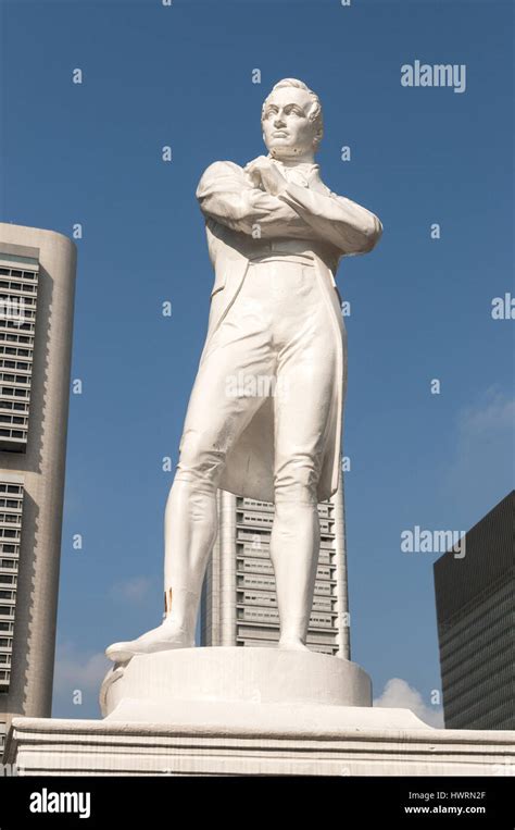 Singapore Sir Thomas Stamford Raffles Statue 1887 Stock Photo Alamy