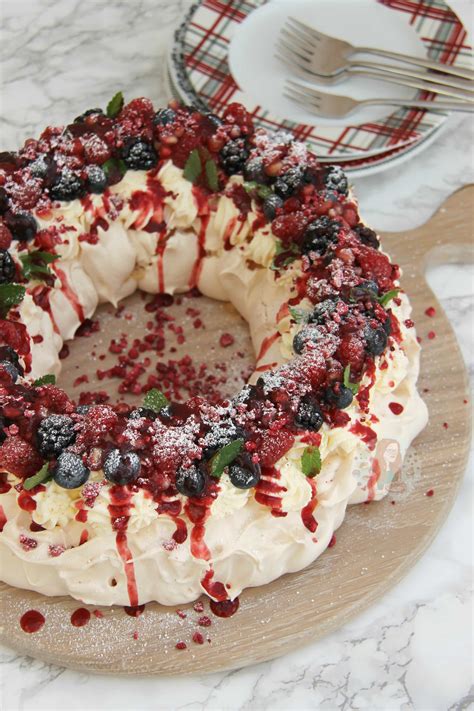 Christmas Pavlova Wreath Jane S Patisserie