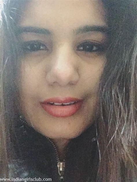 Desi Hot Bhabhi Sonali Nude Selfie Indian Girls Club