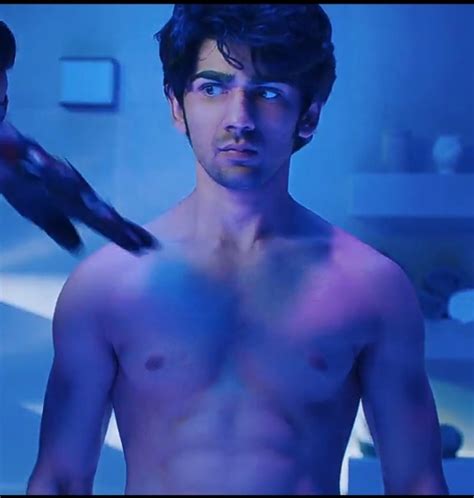 Shirtless Bollywood Men Hot Actor Strips Nude For A Tv Show
