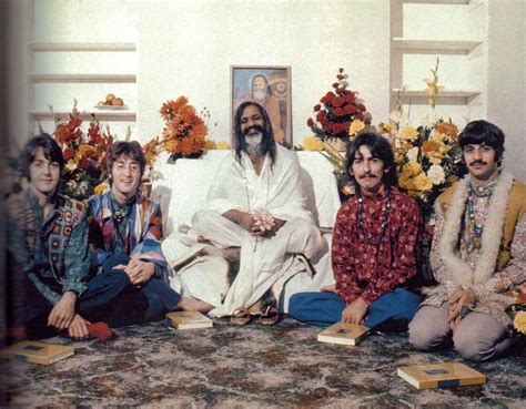 The Beatles With The Maharishi Mahesh Yogi Beatles Im Genes De