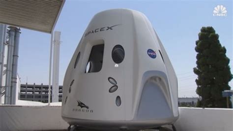 SpaceX reveals Crew Dragon