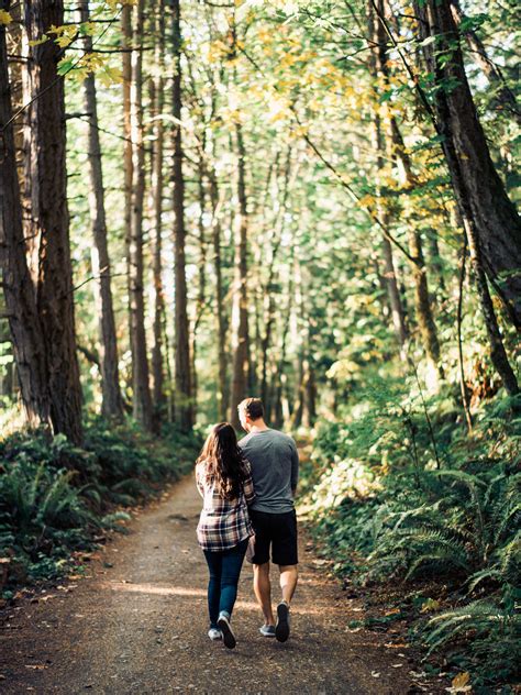 A Bellingham engagement session along Chuckanut Drive