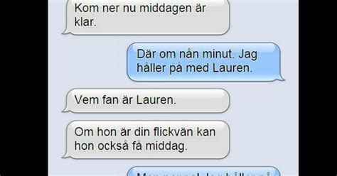 Pappan tror att dottern har sex med en annan kvinna svaret när han inser sitt misstag är briljant