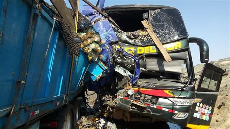 Cuatro Heridos Por Choque De Bus Y Tráiler En Arequipa Fotos