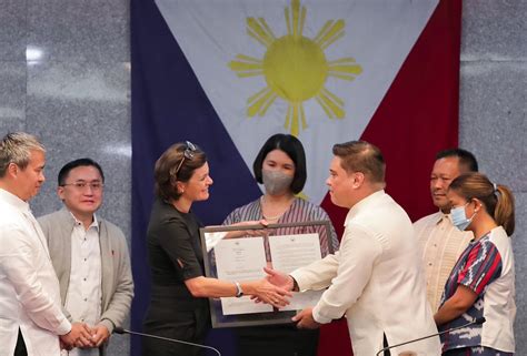 British Embassy Manila 🇬🇧🇵🇭 On Twitter Ambassador Laurebeaufils Received Senate Resolution No