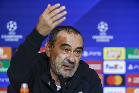 Infantino relanza la 'ley Wenger' para revolucionar la norma del fuera