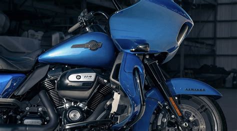 Motorrad Vergleich Harley Davidson Road Glide FLTR 2018 Vs Harley