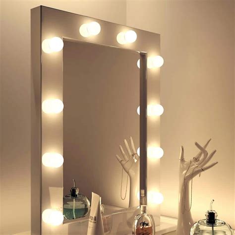 YANSUN 5.91 ft. 10-Light Vanity Lights for Mirror, White Indoor LED String Light USB Outlet ...