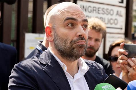 Saviano Fuori Dalla Rai Come Facci Il Motivo Della Decisione