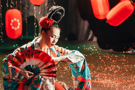 Mỹ Tâm cởi đồ bán nude trong MV mới và đây là sự thật