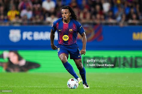 jules kounde  fc barcelona runs   ball   laliga ea