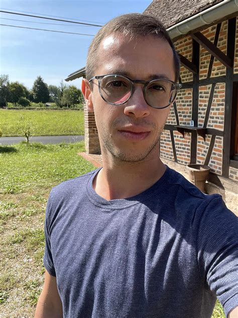 Throwback A Sunny Day Nudes Gaybrosgonemild Nude Pics Org