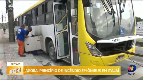 Ônibus do transporte coletivo de Itajaí tem princípio de incêndio na