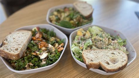 Review We Tried The Trendy Salads At Ohios First Sweetgreen Axios