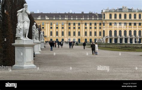 Schonbrunn palace winter hi-res stock photography and images - Alamy