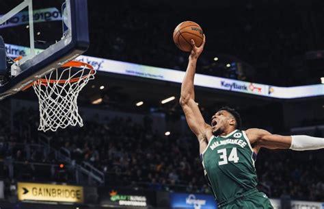 Antetokounmpo Faz E Bucks Batem Pelicans Na Nba