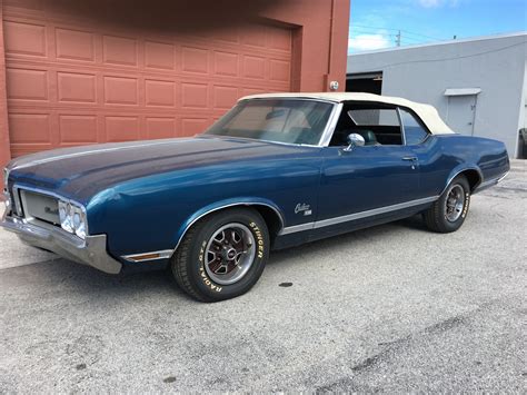 1970 Oldsmobile Cutlass Premier Auction