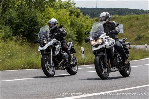 Triumph Tiger 1200 Explorer Vs Bmw R1200gs Souboj Digitálních Motorek Motorkář