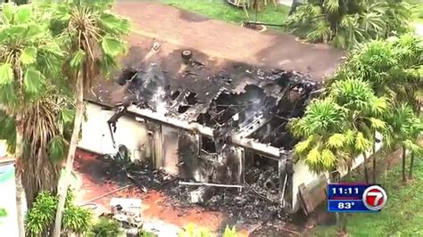 Man Dies After Sw Miami Dade House Fire Wsvn 7news Miami News