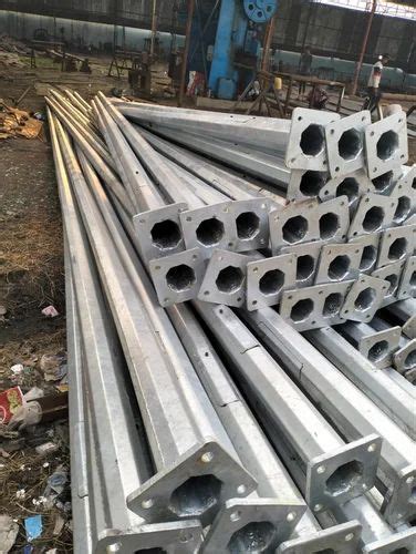 Steel INP3130 Hot Dip Galvanized Octagonal Pole For Street Lighting At 10500 Piece In Baidyabati