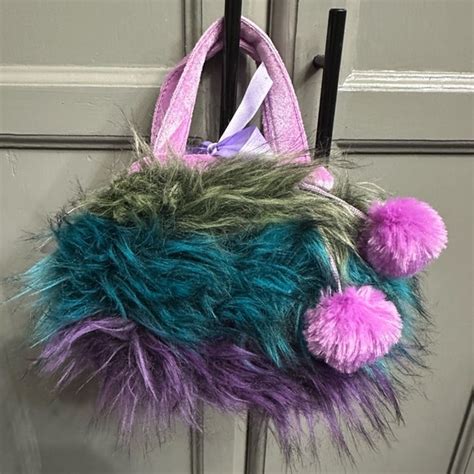 Aurora Toys Aurora Fancy Pals Furry Pom Pom Pet Plush Carrier