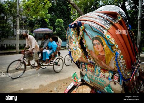 Rickshaw driver in Dhaka, Bangladesh Stock Photo - Alamy