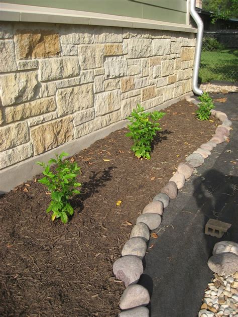 River rock garden edging ideas - Hawk Haven