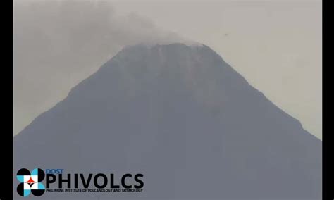 Mayon Volcano Itinaas Sa Alert Level