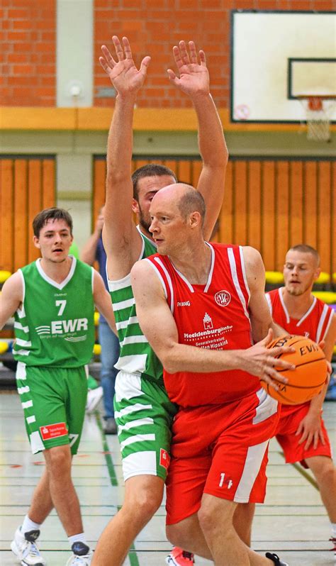 Basketball Vt Zweibr Cken Verpasst Finale Bei Eigenem Vorbereitungsturnier