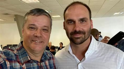 Eduardo Bolsonaro e disseminador de notícias falsas são sócios