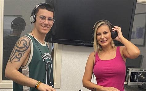 Filho De Andressa Urach Grava A M E Realizando Fetiche Mulher