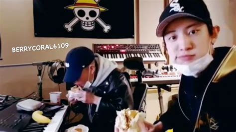 Exo Chanyeol Eating Part 1 엑소 박찬열 먹방 Youtube