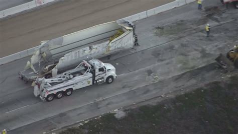 Eb 210 Freeway Reopens In La Canada Flintridge Hours After Big Rig