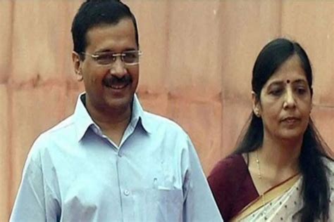 दिल्ली के Cm अरविंद केजरीवाल की पत्नी को हाई कोर्ट से राहत निचली अदालत