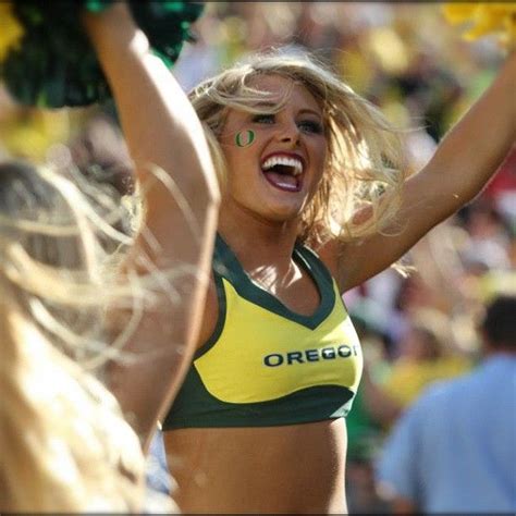 Oregon Ducks Cheerleader Photos | International Fashions | World's ...