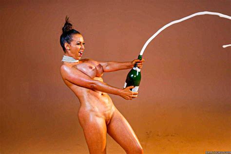 Nikki Benz Break The Internet D C F A C Dfceaa E E B B Porn Pic