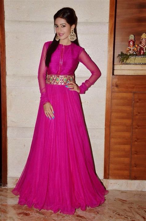 Cute Amrita Rao: new unseen Amrita rao last night pic in pink dress for ...