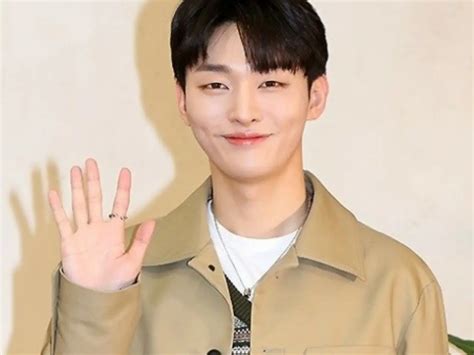 ユン・ジソン（元wanna One）、「なぜゲイみたいなファッションをするの？」ユーザーからの性差別に強く反論も「心理戦はno