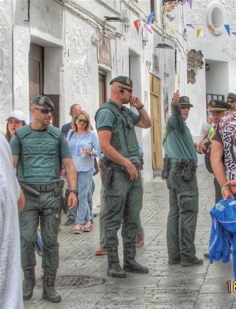 Spanish Cops Portuguese