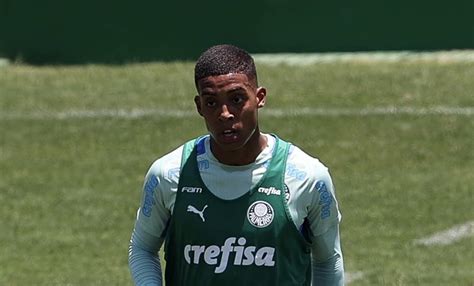 Vanderlan fala de noite mal dormida após primeiro gol no Palmeiras