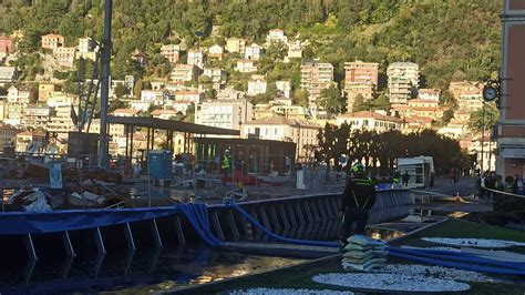 Esondazione A Como Il Lungolago Di Nuovo Chiuso Nella Notte Del 31