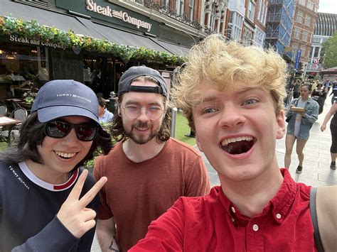 meg 🌱🫀 on Twitter: "JUST STARTED STIMMING IN A PUBLIC LIBRARY https://t