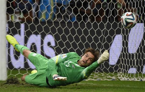 Krul Ending: Netherlands' goalie Tim Krul saves two PKs to eliminate ...