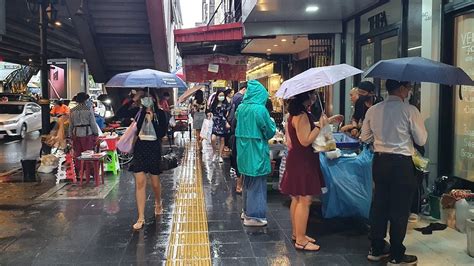 4k Walking In The Rain In Bangkok City Rainy Season In Thailand