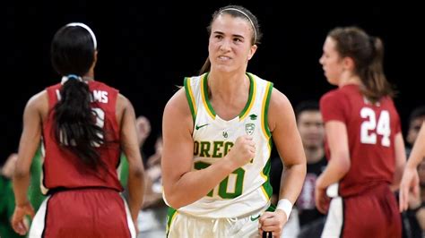 Oregon's Sabrina Ionescu completes sweep of major honors with John R ...