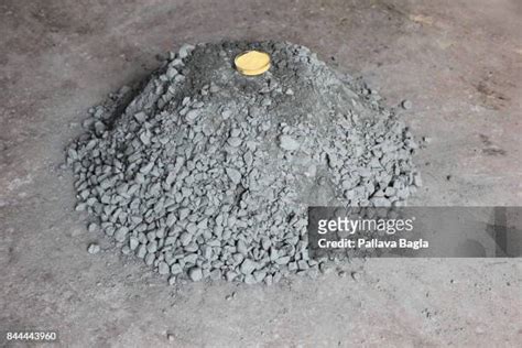 Yellowcake Uranium Photos and Premium High Res Pictures - Getty Images