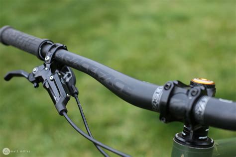 Review Race Face Next R Carbon Handlebars Are Light Stiff And Ready