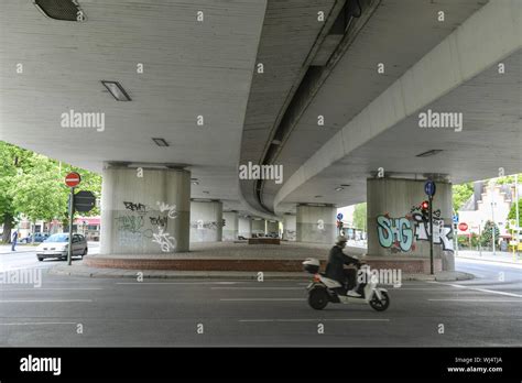Hässliche brücke hi-res stock photography and images - Alamy