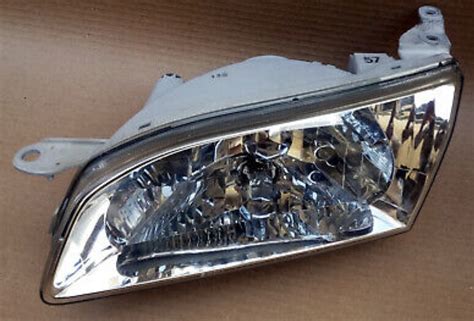 Toyota Corolla AE111 Headlamp